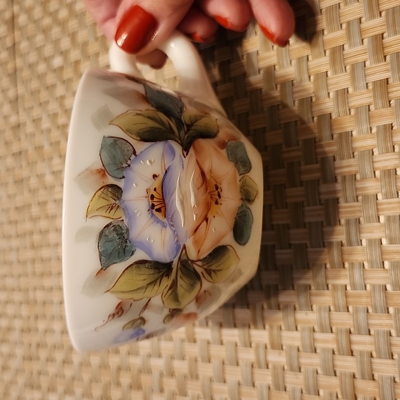 Vintage Milkglass Teacup and Saucer - Picture 4 of 4